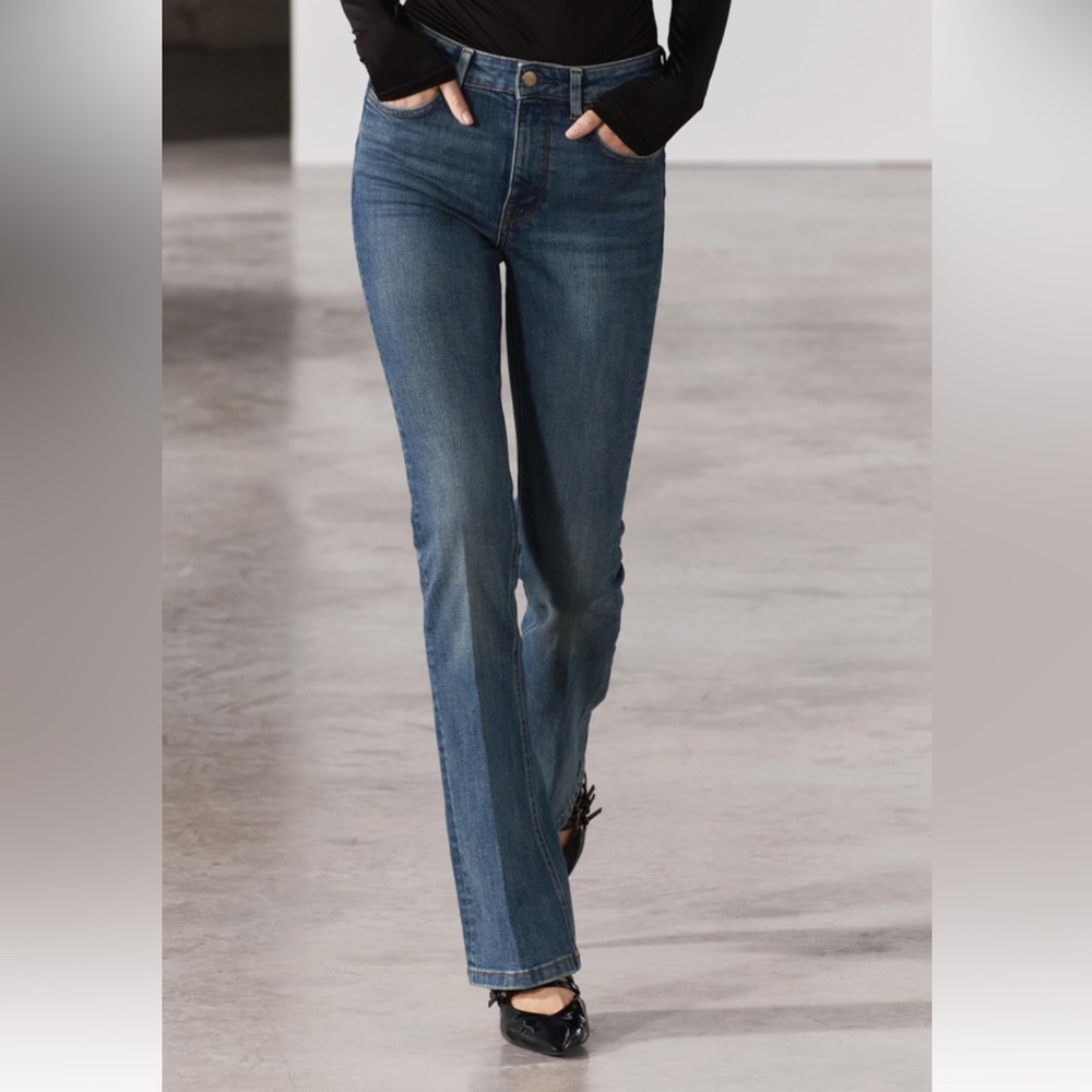 HUGO BOSS boot cut jeans, size 25